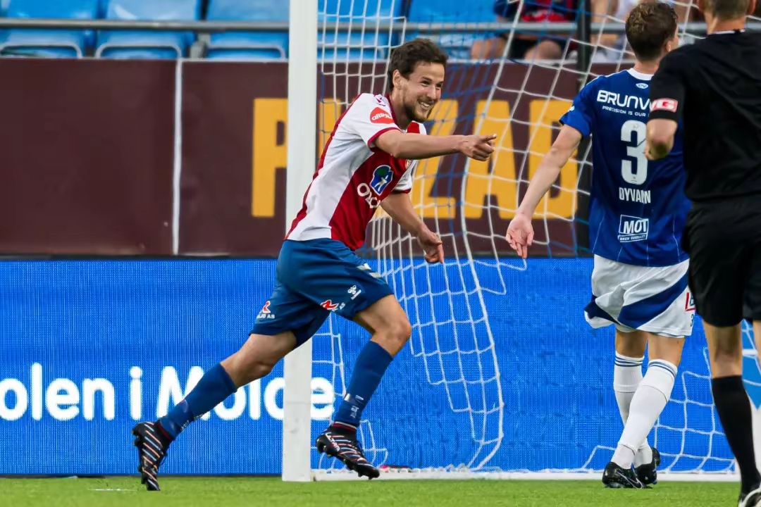 转折点波尔图调整名单;德国杯加时末段攻防权衡;赛场秩序良好;细节决定成败的简单介绍 转折点波尔图调整名单;德国杯加时末段攻防权衡;赛场秩序良好;细节决定成败的简单介绍